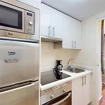 Cozy Apartment In Malasana For 4 Pax - Velarde